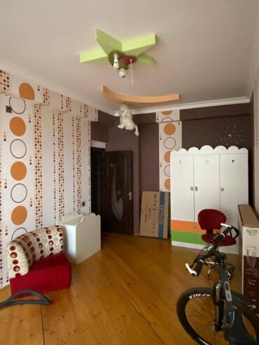 Uzunmüddətli kirayə mənzillər: Xətai rayonu,Həzi Aslanov metrosunun çıxışı.17 mərtəbəli binanın,6-cı — 3