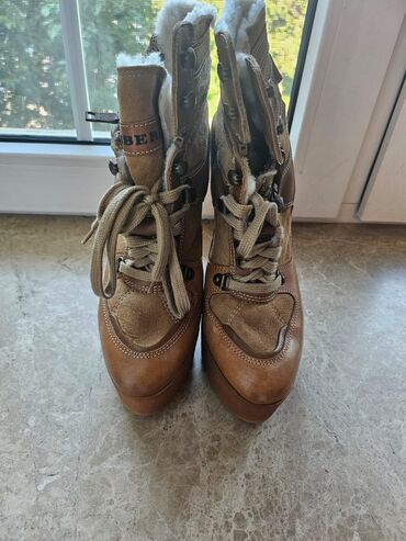 Uqqilər: Burberry, Ölçü: 38, rəng - Qəhvəyi, İşlənmiş
