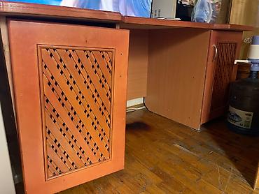 komputer setup: Kompüter masası, İşlənmiş — 1