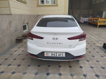 Hyundai: Hyundai Elantra: 2019 г., 2 л, Автомат, Бензин, Седан — 4