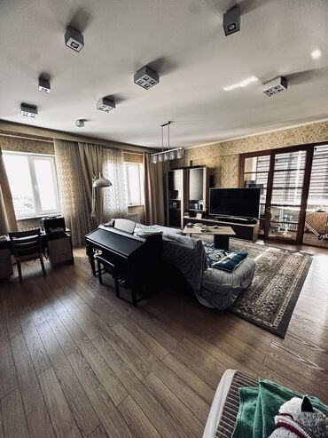 продаю или меняю с доплатой: 3 комнаты, 135 м², Элитка, 8 этаж, Косметический ремонт