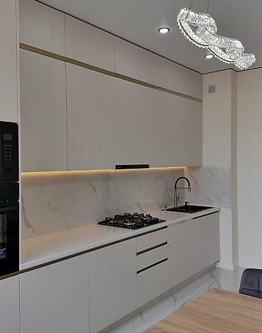 santexnik utusu: Minimalist üslubda zövqlü mətbəx mebeli dəsti - Ağ-mat fasadlar — 2