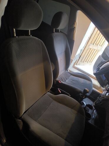 Ford: Ford Focus: 2003 г., 2 л, Механика, Бензин, Хэтчбэк — 6