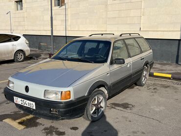 Volkswagen: Volkswagen Passat: 1990 г., 1.8 л, Механика, Бензин, Универсал