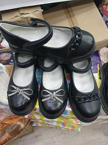 Другая женская обувь: Белые туфли Мэри Джейн для девочек с эффектным бантом спереди. Модель — 2