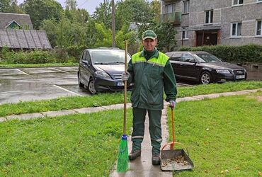аренда в торговом центре: Я ишу работа Дворник жылатилной с проживаной и питания все виды