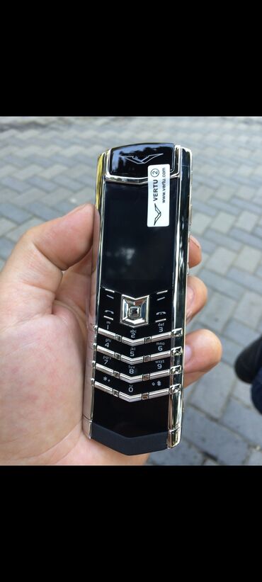 Vertu: Vertu Signature Touch, цвет - Серебристый, Кнопочный