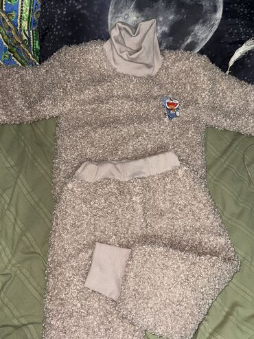 Другая женская одежда: Все что на фото продаю, цены можете сами предложить. Если заберете — 22