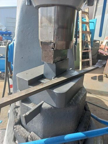 Čekići: APOKALIPSA DOO Kovački čekić MIN Prečnik klipa-trna : 250 mm — 6