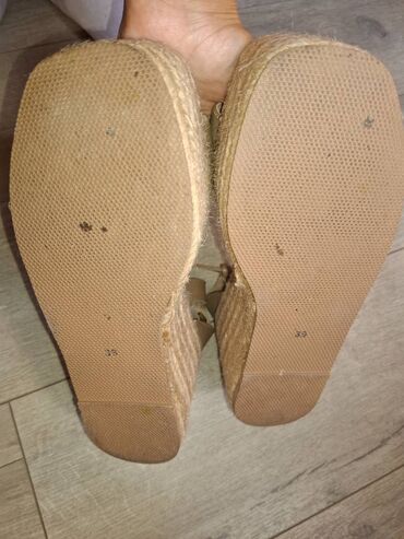 Basanoşka və səndəllər: Ölçü: 40, Yeni — 22