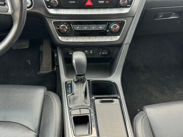 Hyundai: Hyundai Sonata: 2018 г., 2 л, Автомат, Газ, Седан — 6