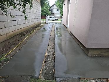 ugradnja stepenica: Usluga: Izrada betonskih staza, prilaza i trotoara Opis: - — 3