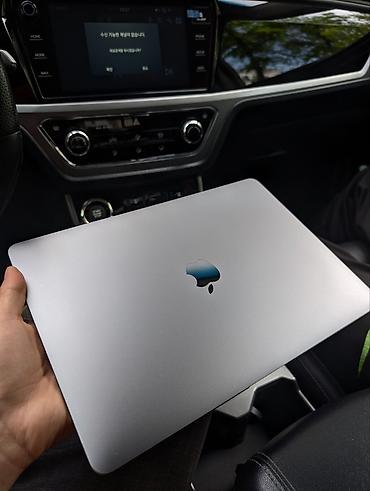 Ноутбуки Apple (MacBook): Apple MacBook Air 13" - Цвет: серебристый (Silver) - Корпус из — 1