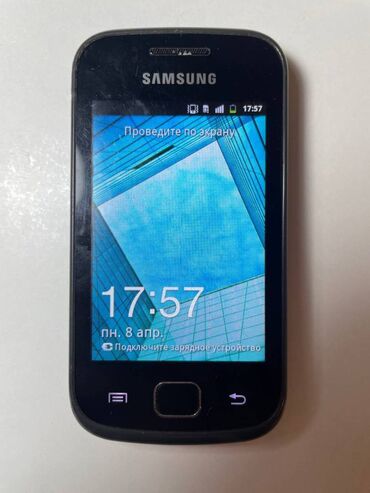 Samsung: Samsung GT-S5600, Б/у, < 2 ГБ, цвет - Черный, 1 SIM