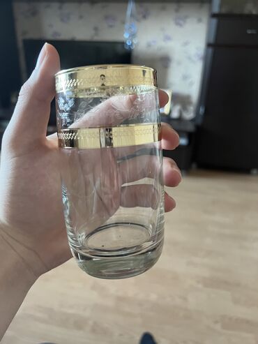 одноразовые стаканы с крышкой: Стаканы для коктейля или напитков