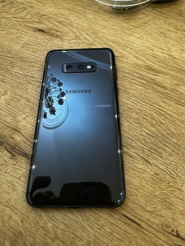 z flip 4 ikinci el: Samsung Galaxy S10e, 128 GB, rəng - Qara, Barmaq izi
