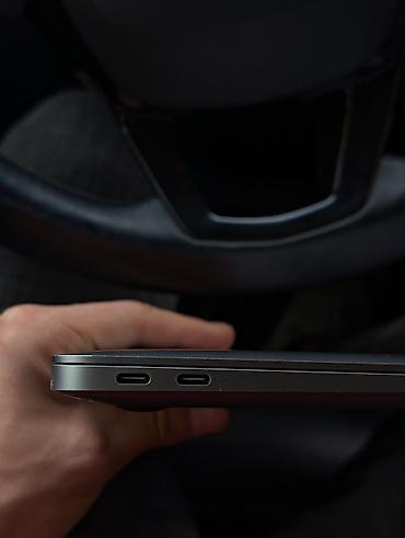 Ноутбуки Apple (MacBook): Apple MacBook Air 13" - Цвет: серебристый (Silver) - Корпус из — 5