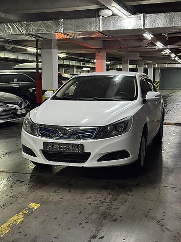 BYD: BYD E5: 2019 г., Электромобиль, Седан — 3