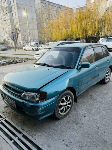 маленькая машина: Toyota Starlet: 1997 г., 1.3 л, Автомат, Бензин, Хэтчбэк