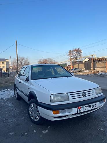 Volkswagen: Volkswagen Vento: 1997 г., 1.8 л, Механика, Бензин, Седан — 1
