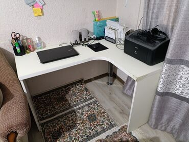 столы и: Письменный стол, Б/у, ЛДСП