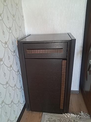 güzgülü mebel dəsti: Yataq otağı üçün mebel dəsti təqdim olunur. Dəstə qara rəngli parlaq — 2