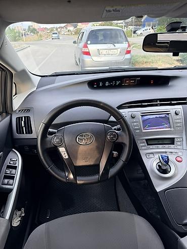 полицейские: Toyota Prius: 2013 г., 1.8 л, Автомат, Гибрид, Хэтчбэк — 6