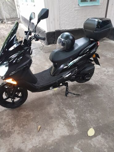 купить шины в бишкеке бу: Макси-скутер 150 куб. см, Бензин, Колдонулган