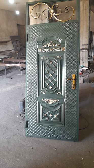 Giriş qapıları: Yeni Giriş qapısı Zamok və çərçivə ilə, Zəmanətli, Ödənişli quraşdırma, Ünvandan götürmə, Ödənişli çatdırılma, Rayonlara çatdırılma — 17