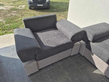 Ugaone garniture: 08. Dvosed i 2 fotelje odmah dostupni 
Cena 520e — 13