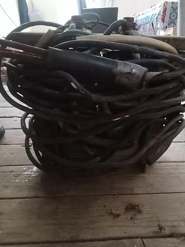 Ağır tip elektrik transformatoru və qalın enerji kabelləri dəsti -