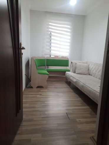 Laminat: Kiraye verilir: Sumqayitda, 41- ci mehellede avtovaqzala 5 deq.yolu
