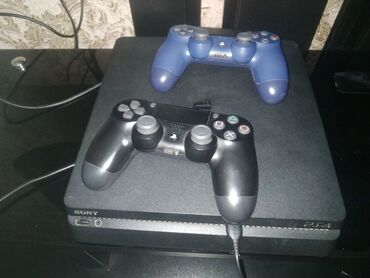 PS4 (Sony PlayStation 4): Ps 4 slim 1 tb не греется геймпады и около 10 игр Pes Fifa Ufc 3 Ufc 4