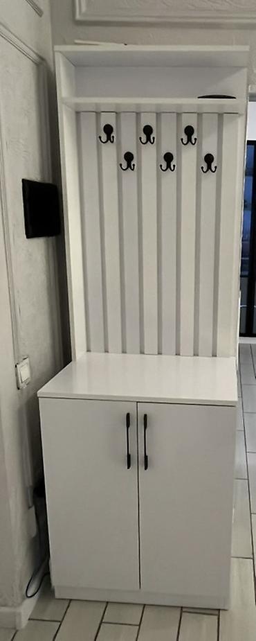 Dəhliz dolabları: Ağ rəngdə dəhliz üçün askılı dolab-komod dəsti - Material — 1