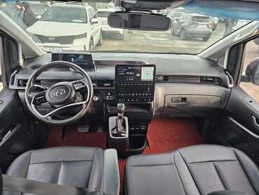 Hyundai: Hyundai Staria: 2022 г., 2.2 л, Типтроник, Дизель, Минивэн — 26