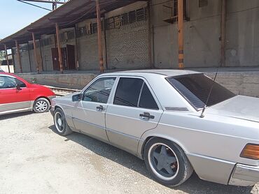 Mercedes-Benz 190 (W201): 1991 г., 2 л, Механика, Бензин, Седан