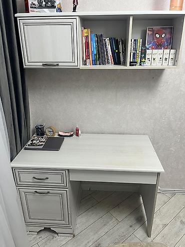 Ofis dəst mebeli: Embawood dəstidir. 3ü bir arada : Yazı masası, Komod, Kitab rəfi. Real — 2