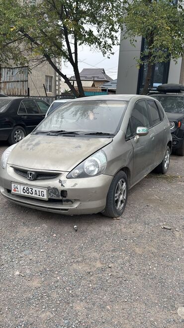 машина в росрочку: Honda Fit: 2003 г., 1.3 л, Вариатор, Бензин, Седан