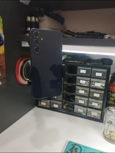 Samsung: Samsung Galaxy A55, 256 GB, rəng - Göy, Simsiz şarj — 13