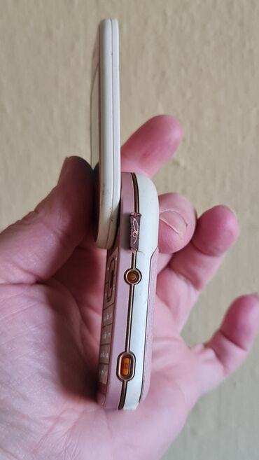 Nokia: Nokia 7373, bоја - Roze, Na preklapanje — 18