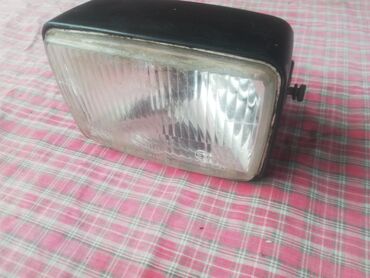 plastike za skutere: Kockasti far za tomos 12v ispravan