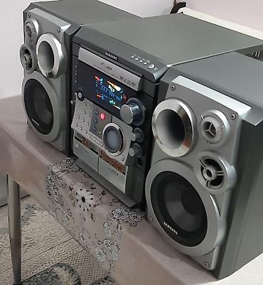kaset aux: Musiqi mərkəzi,dinamiklər.Musiqi mərkəzi "Samsung".Bluetooth,AUX — 2