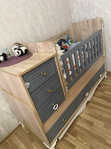 Beşiklər: Oğlan və qız üçün, Yeni, Dördbucaq, Beşik, Matras ilə, Yellənmə mexanizmi ilə — 2