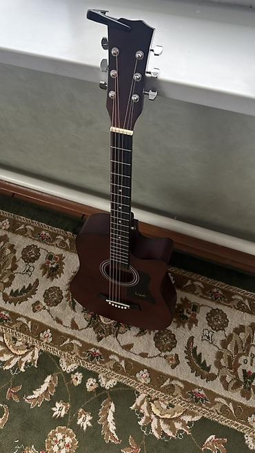 Гитары: Акустическая гитара dreadnought с вырезом (cutaway), матовый — 2