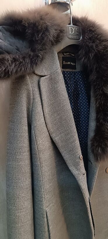 Paltolar: Payto kaşmir natural mexli. Boz rengli. Qalın astarlı 350 manata — 9