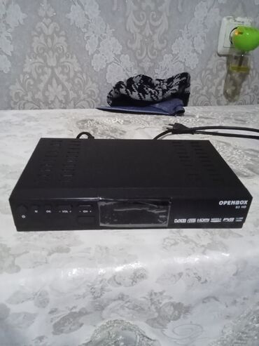 цифровая приставка для телевизора: OPENBOX peyk TV qəbulediciləri dəsti 1) Openbox S3 HD - Ön paneldə