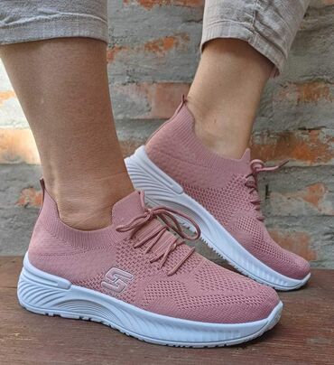 sneakers: Skechers, 36