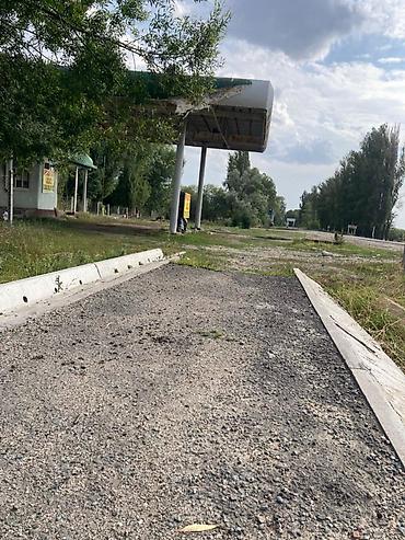Продажа другой коммерческой недвижимости: Продается АЗС. При входе с-Талдысуу.Трасса ведет в жайлоо "Каркыра" и — 4
