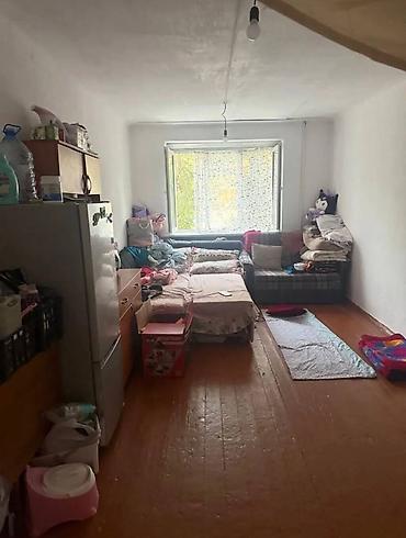 Квартиры: 1 комната, 18 м², 5 мкр Гостиничный тип, 2 этаж, Старый ремонт — 1