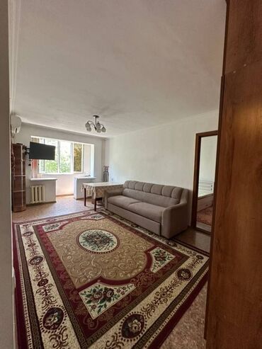 Отели и хостелы: 2 комнаты, 44 м², 104 серия, 3 этаж, Косметический ремонт